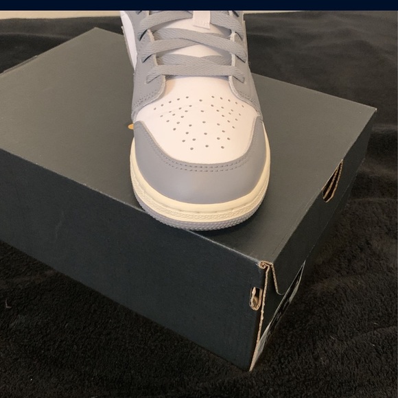 Air Jordan 1 low good condition band new - Picture 2 of 3